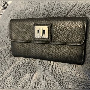 Sofia Vergara Wallet.